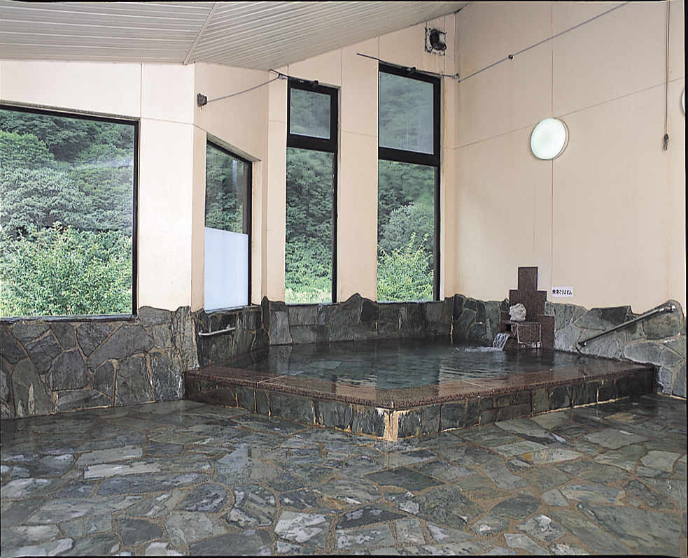 土樽共同浴場「岩の湯」